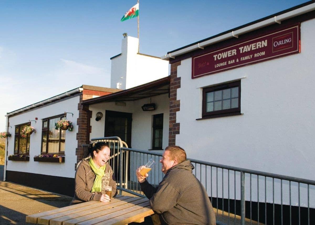 White Tower Holiday Park Llandwrog Extérieur photo